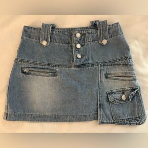 2/10✨Jean mini skirt